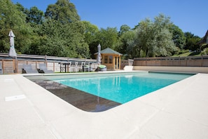 Piscine extérieure, piscine chauffée