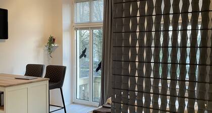 Studio mit Balkon und Blick auf die Saline