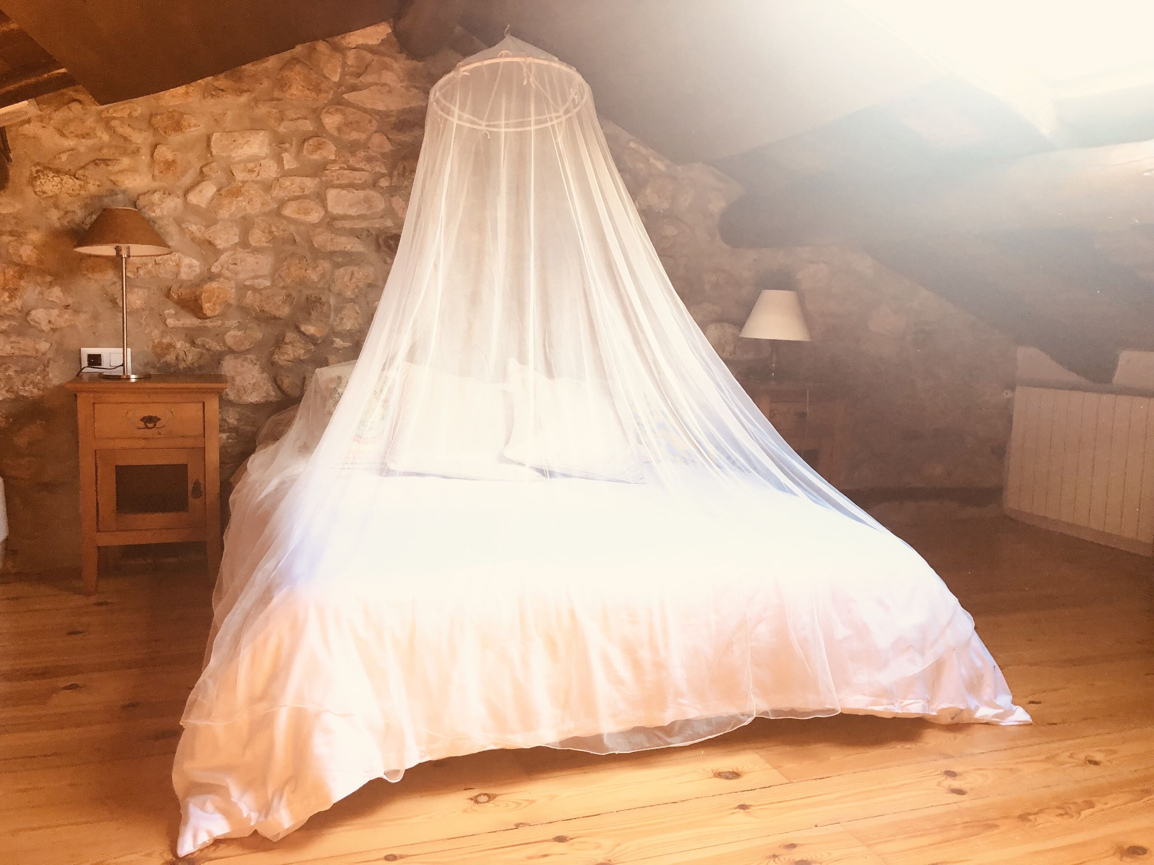 Castañeda Lodge. Rural house with private garden and hydromassage