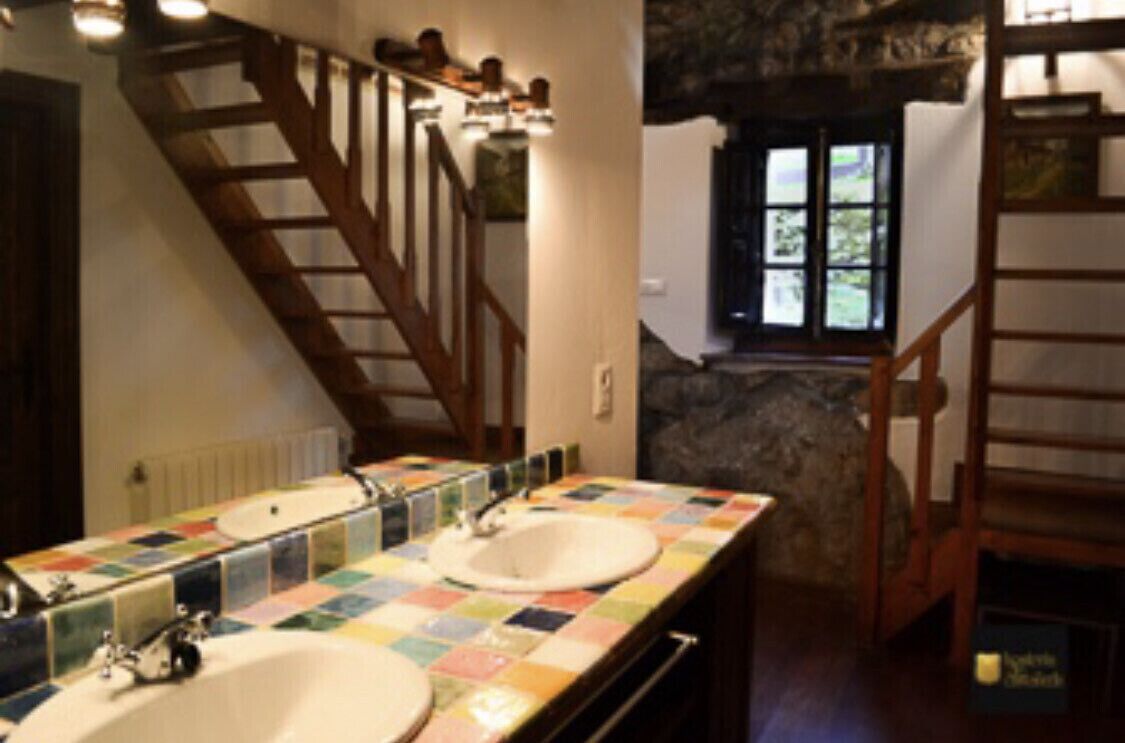 Castañeda Lodge. Rural house with private garden and hydromassage