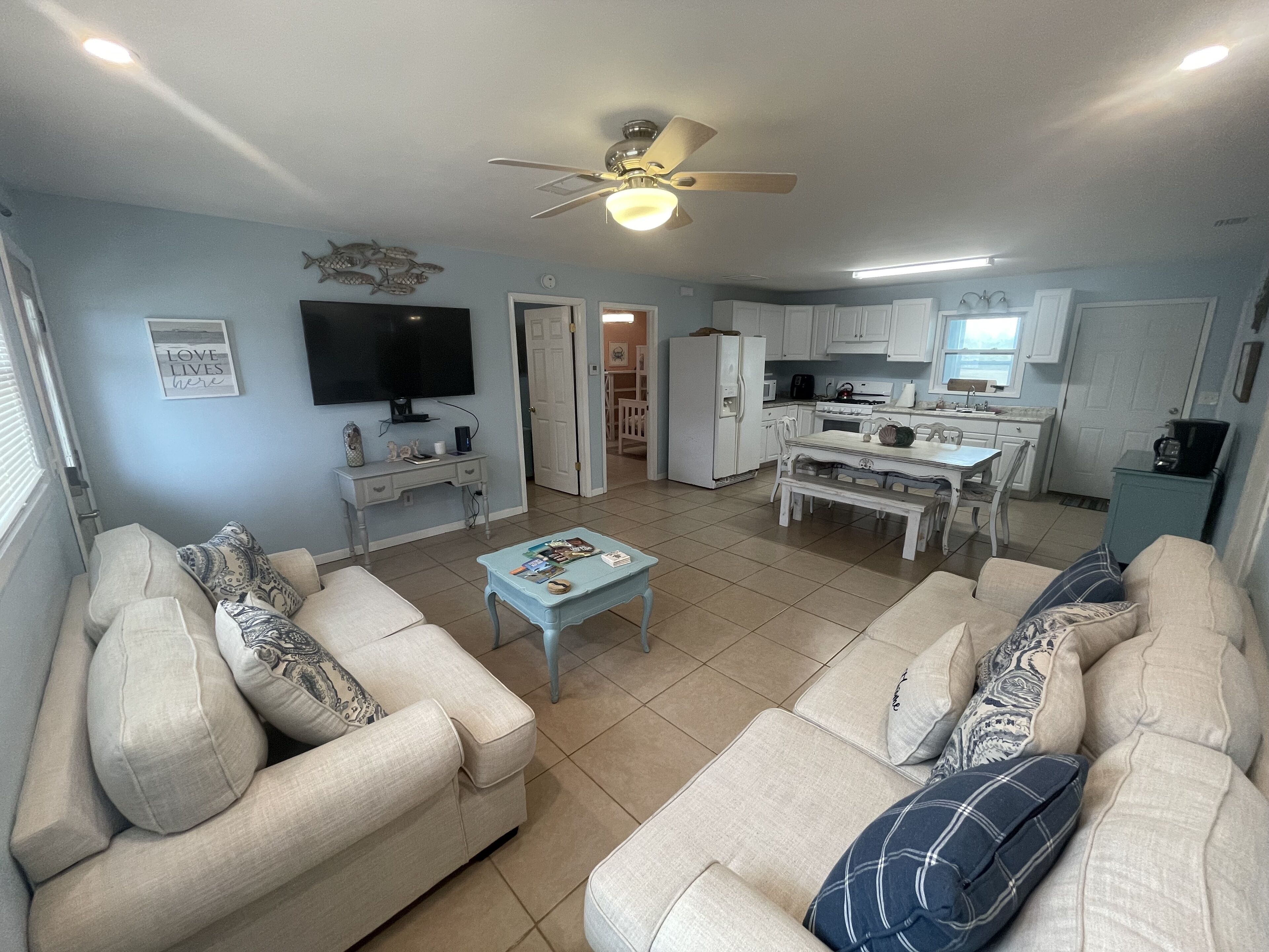 One block from the beach! Plenty of boat parking!