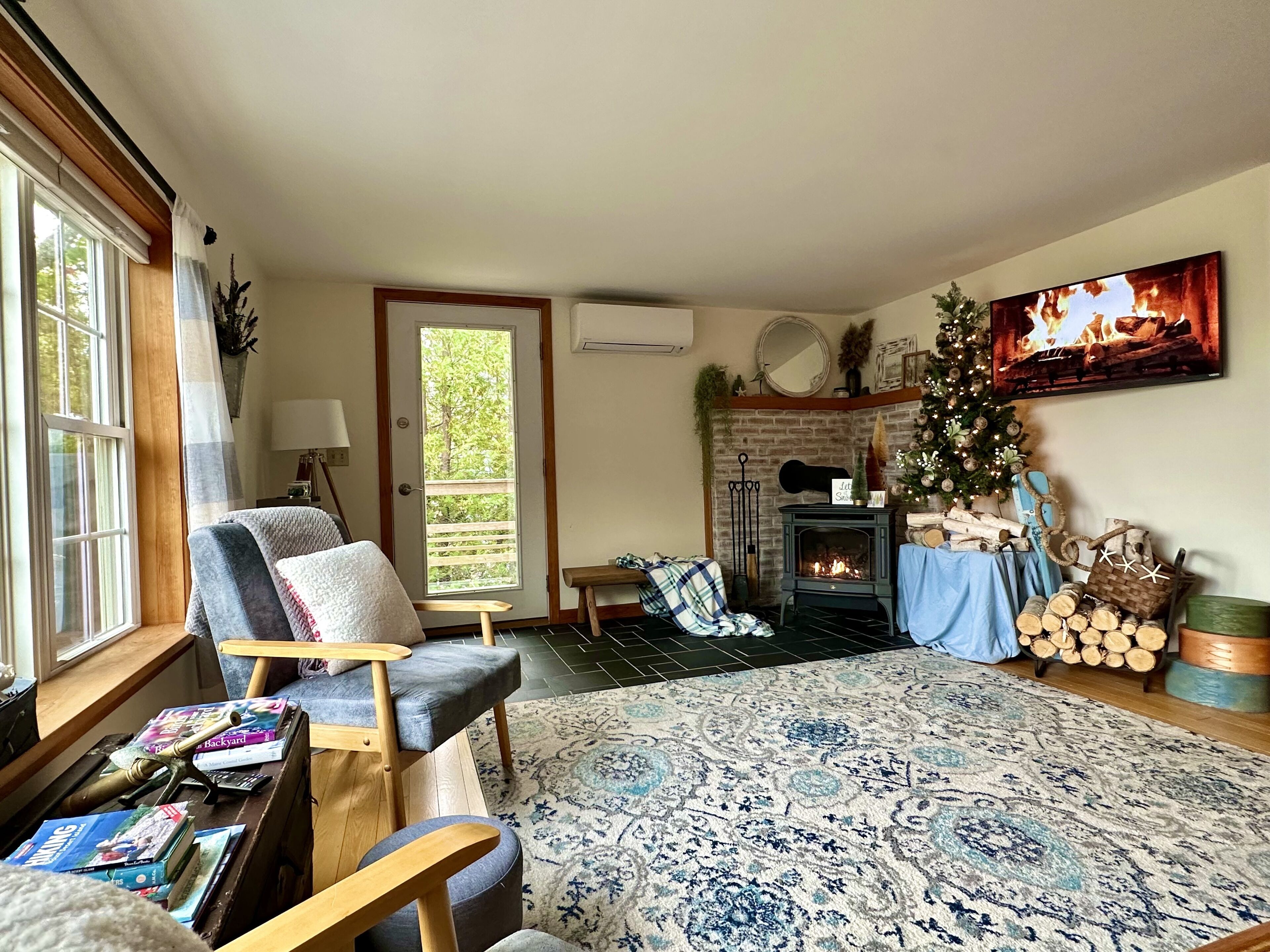 Coastal Lobster Village Cottage w/ Firepit & Water Views 20 Mins To Schoodic