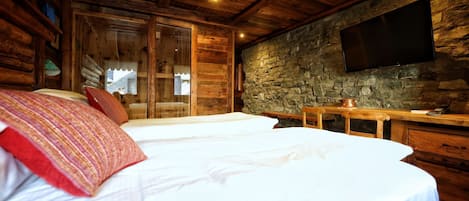 Deluxe Double Room, 1 King Bed, Non Smoking, Ensuite