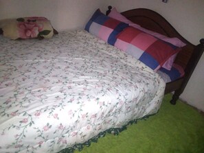 Economy Studio, 1 Queen Bed | Free WiFi - VIV HAVEN (Nairobi)