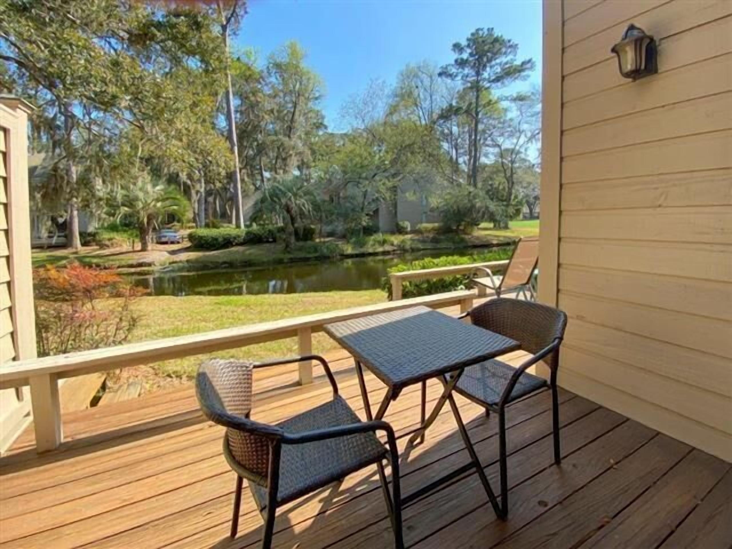 Beautifully renovated, Lagoon-view Villa in the heart of Harbour Town