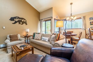 TV, fireplace, DVD player - West Keystone Condo w/ Quiet Location and Wrap Around Porch, Mins to Shuttle! (Keystone)