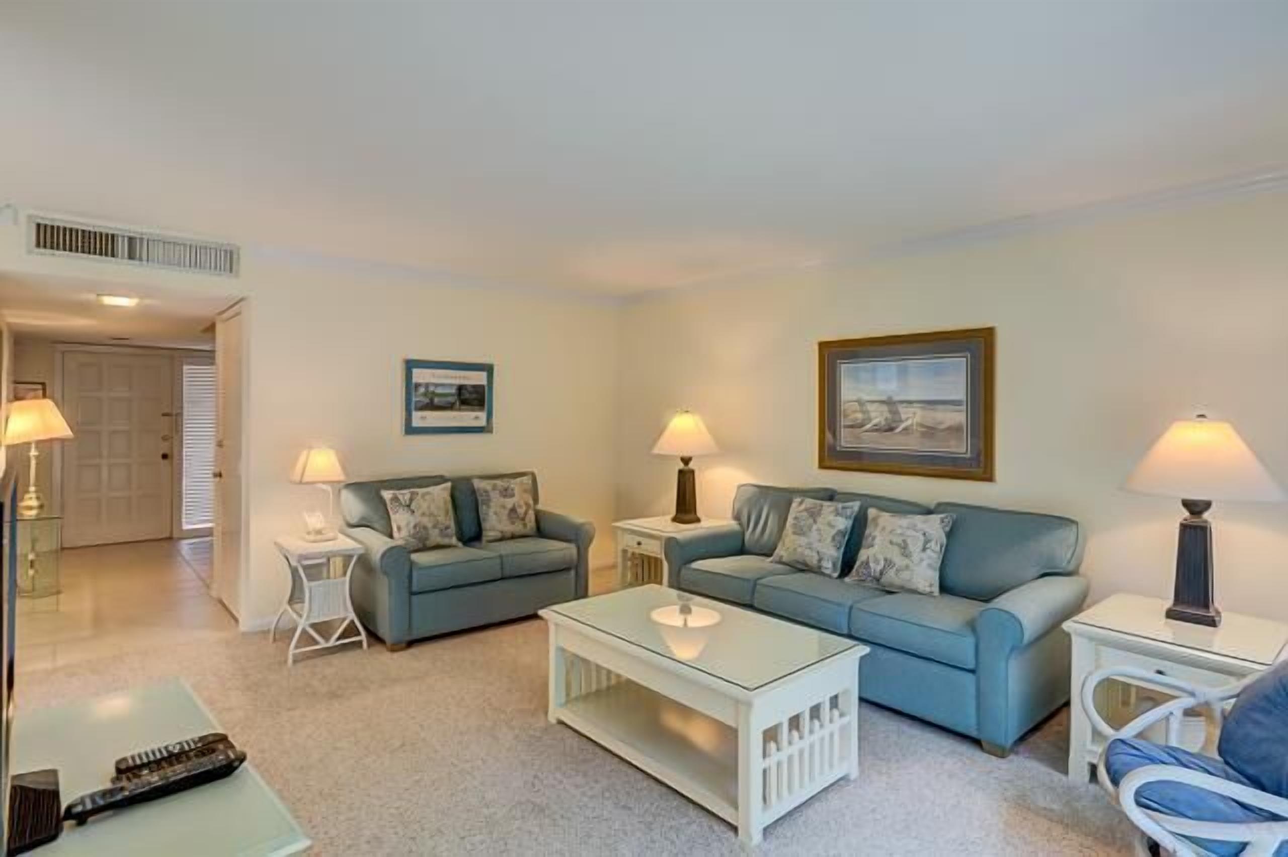 Spacious 2-Bdrm Villa with Private Patio in the heart of Harbour Town
