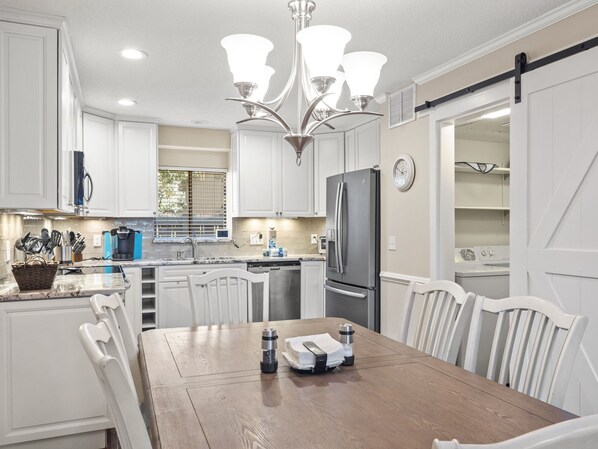 Dining - 28 Water Oak Villas - 3 Bdrm on Golf Course! Easy Walk to the Beach! (Hilton Head Island)