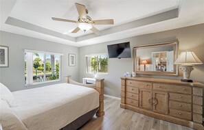 3 室のベッドルーム、アイロン / アイロン台、WiFi、ベッドシーツ