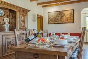 Dining - Sergetta, a house with a big pool and huge garden (Le Bugue)