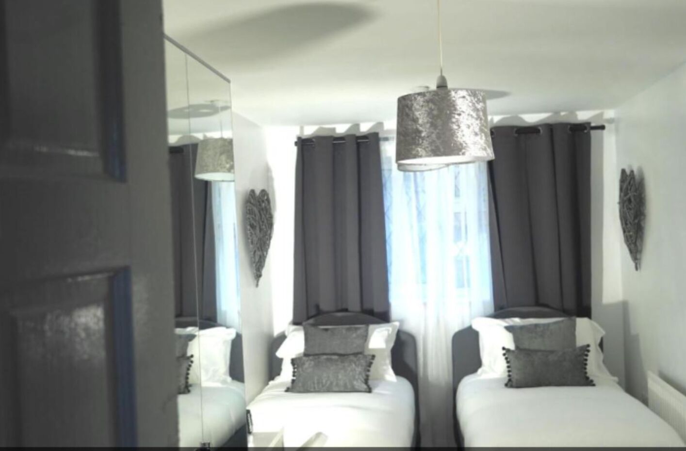 HS2 Large Groups NEC Stay Stunning House Birmingham For Company and Family