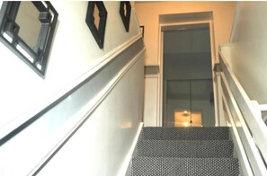 5 bedrooms, minibar, individually decorated, individually furnished