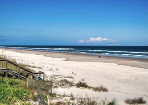 On the beach - Beachside Sandcastle - Oceanfront, 1st-level Condo in Ponce Inlet (Ponce Inlet)