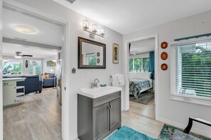 Condo, 2 Bedrooms