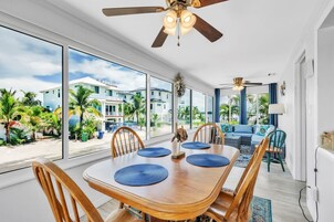 Condo, 2 Bedrooms | Dining