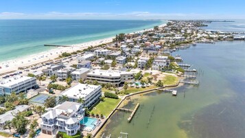 Condo, 2 Bedrooms | Exterior