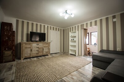 Stunning 5 Bed House in Campulung Moldovenesc