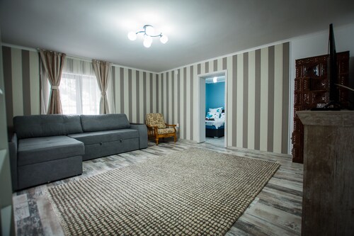 Stunning 5 Bed House in Campulung Moldovenesc