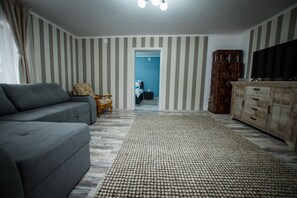 Nhà | Phòng khách | TV 30-inch có truyền hình kỹ thuật số 