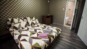 House | 5 bedrooms, free WiFi, bed sheets