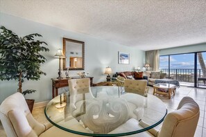 TV - Great Family Adventure 2nd floor 2 bedroom unit, Spring/Summer dates open! (Panama City Beach)