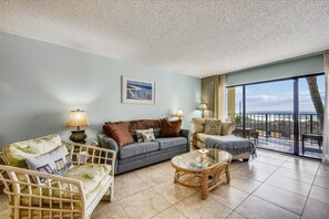 TV - Great Family Adventure 2nd floor 2 bedroom unit, Spring/Summer dates open! (Panama City Beach)