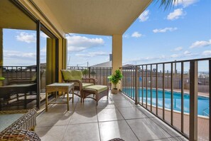 Property grounds - Great Family Adventure 2nd floor 2 bedroom unit, Spring/Summer dates open! (Panama City Beach)