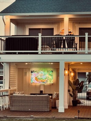 Terrace/patio - Fish On | 5BR Canal Home · Private Boat Dock · Golf Cart & Bikes Included (Ocean Isle Beach)
