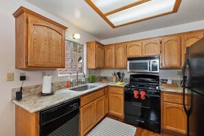 Fridge, microwave, oven, stovetop - The Outer Rim Summary (Big Bear Lake)