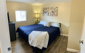 3 bedrooms, desk, free WiFi, bed sheets