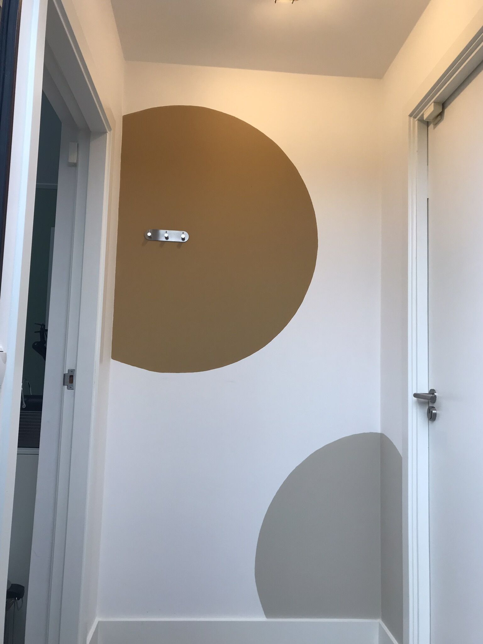 5 minutes walking distance from the sea, boulevard and city!