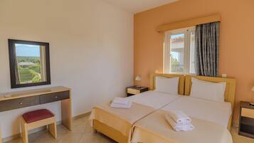 Family Apartment | In-room safe, laptop workspace, blackout drapes, soundproofing