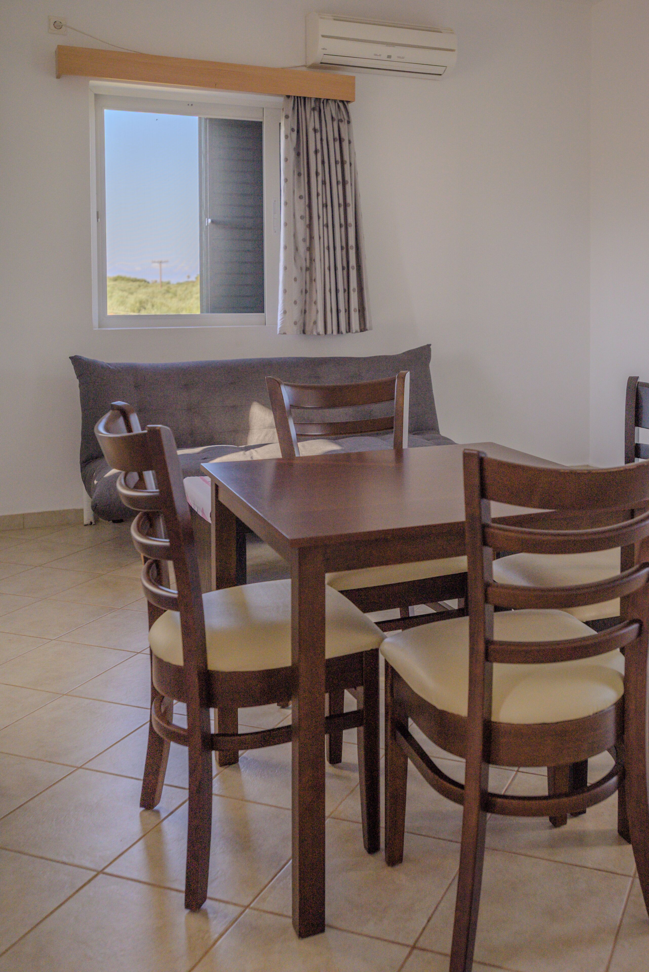 Appartement familial | Coffre-fort, espace de travail pour ordinateurs portables