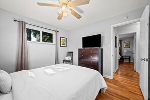 3 bedrooms, iron/ironing board, WiFi, bed sheets - Cozy Convenient Pet-Friendly Colorado Living (Lakewood)