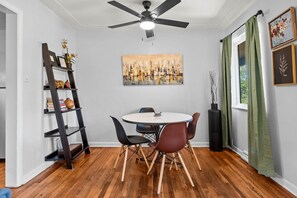 Dining - Cozy Convenient Pet-Friendly Colorado Living (Lakewood)