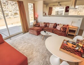 テレビ、書斎 / ワークスペース