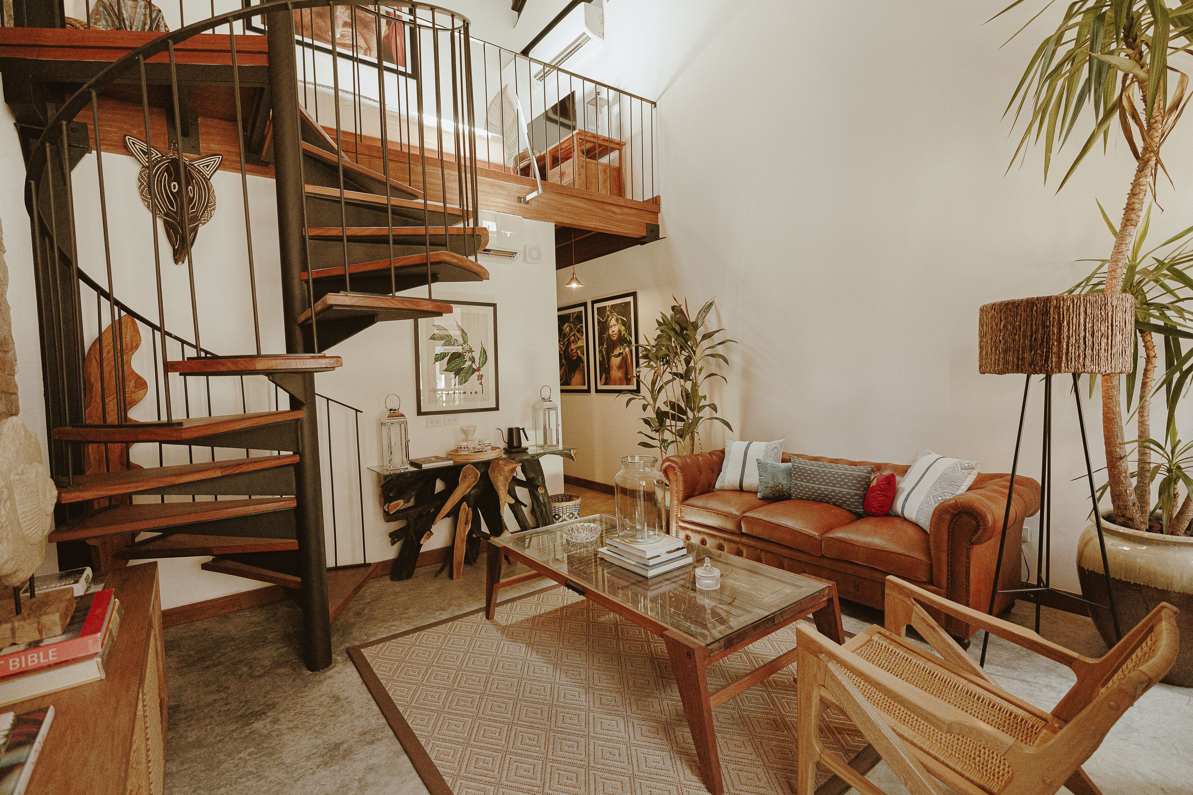 Ropa de cama de alta calidad, colchones con efecto memoria y minibar 