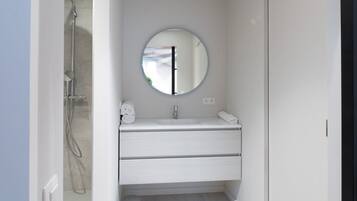 Doccia, asciugacapelli, asciugamani