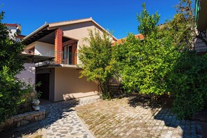 Exterior - Comfortable place for 4 persons close to Paklenica NP (Starigrad)