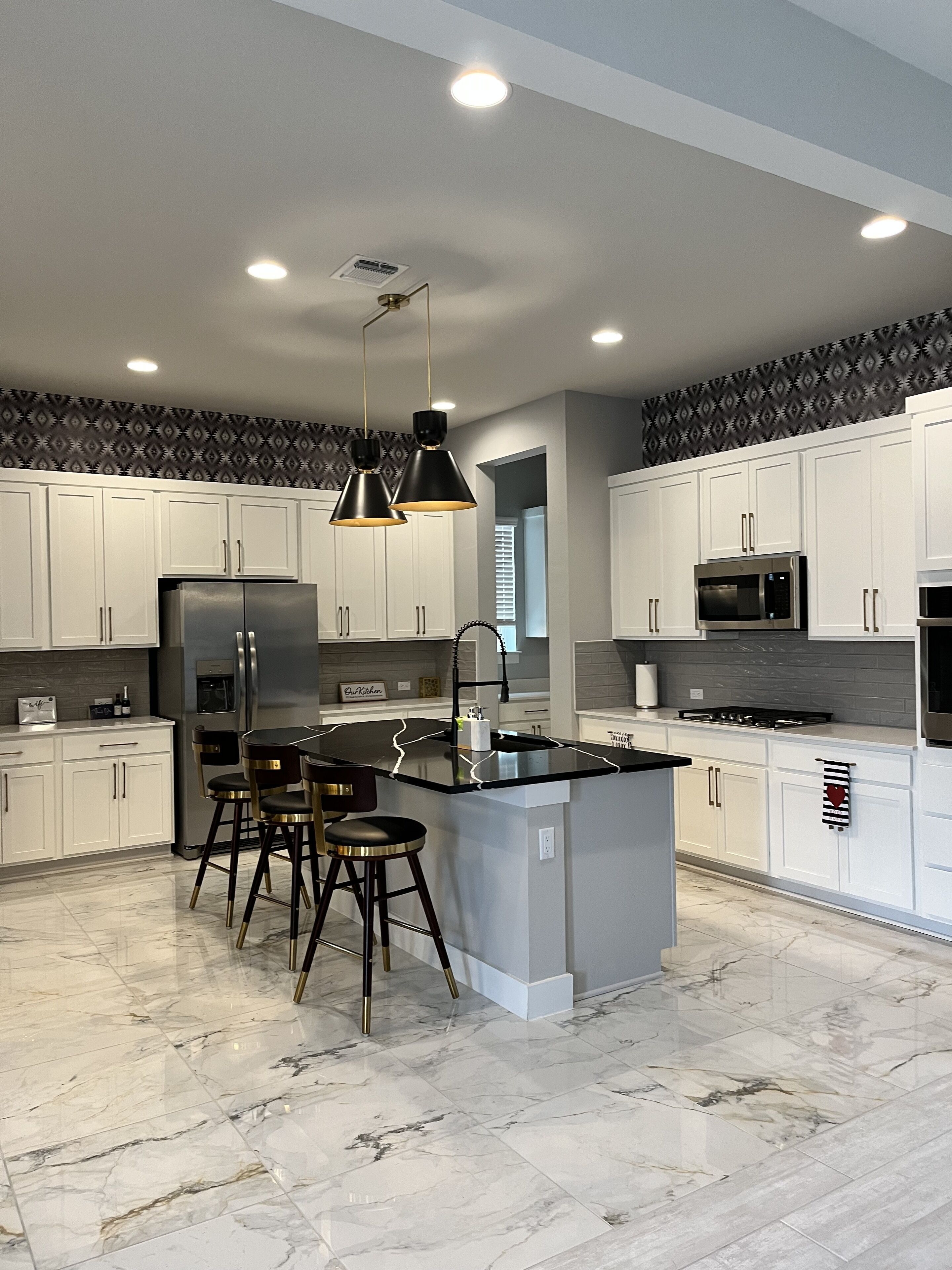 Newly Built 4 BD/3.5 BA+HOTTUB