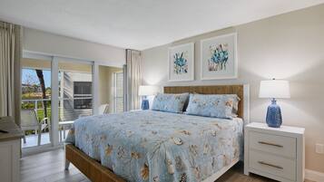 2 bedrooms, desk, iron/ironing board, WiFi