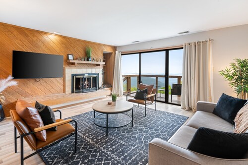 Majestic Mountain View ’s from The Cliffs