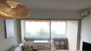 تلفزيون، كُتُب