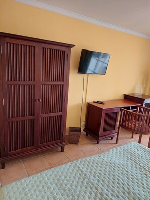 1 chambre, bureau, lit parapluie, Wi-Fi gratuit