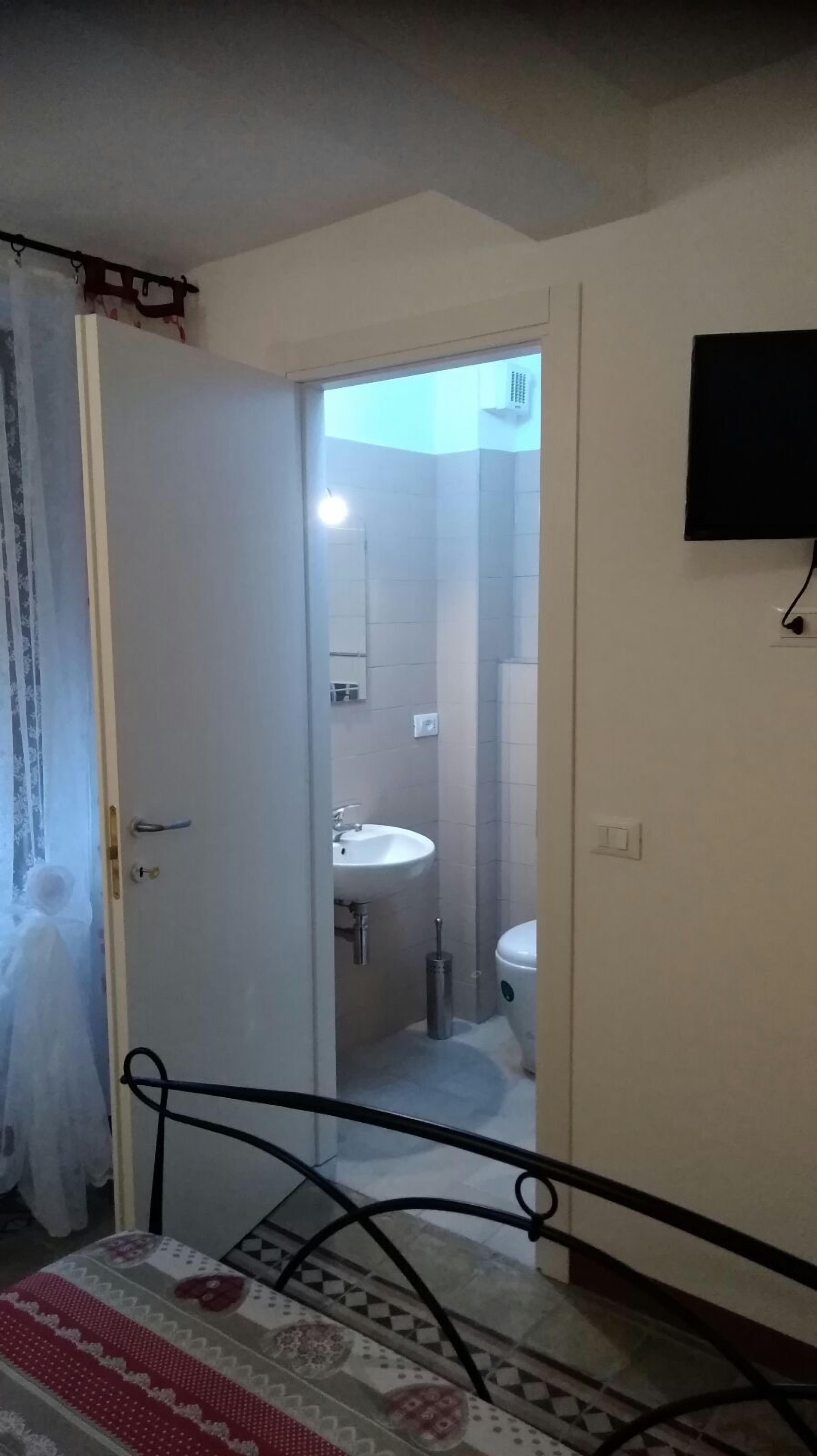 History and nature a few km from the sea