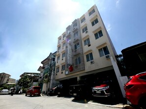 Exterior - OYO 858 City Stay Inns Bgc Nuevo (Manila)