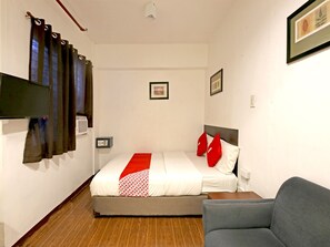 Standard Double Room - OYO 858 City Stay Inns Bgc Nuevo (Manila)