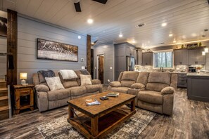 Smart TV, fireplace, stereo