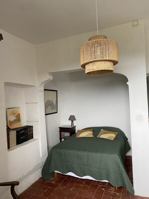 6 chambres, fer et planche à repasser, lit de bébé portatif, Wi-Fi