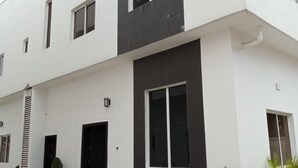 Gambar tidak terklasifikasi, 5 dari 10, tombol